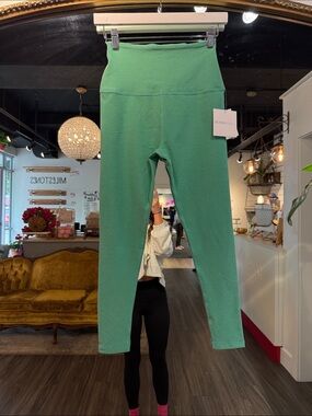 Beyond Yoga Bright Emerald Heather High-Waist Ribbed Leggings